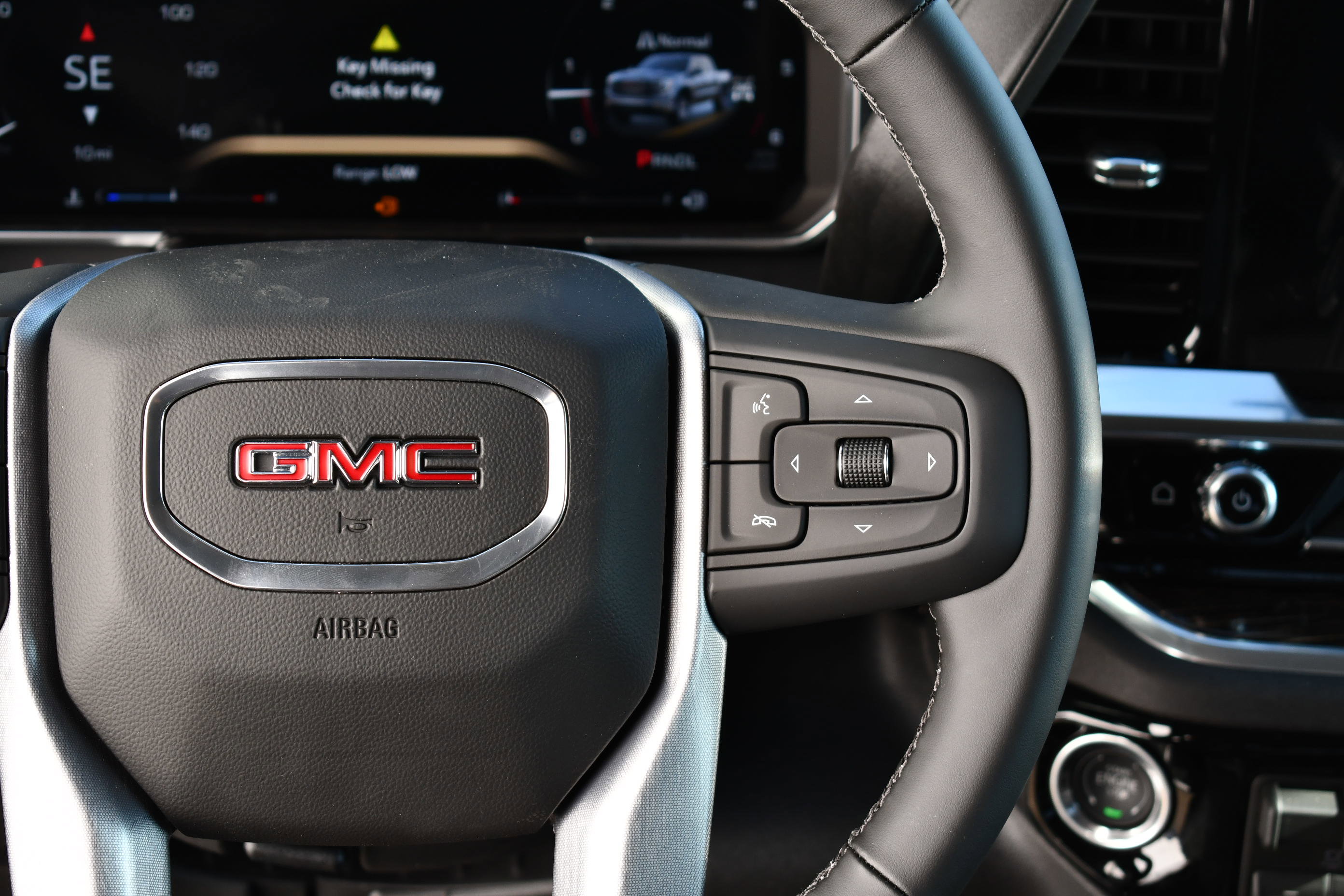 New 2026 GMC Sierra 1500 SLE w/ Preferred Package image 18