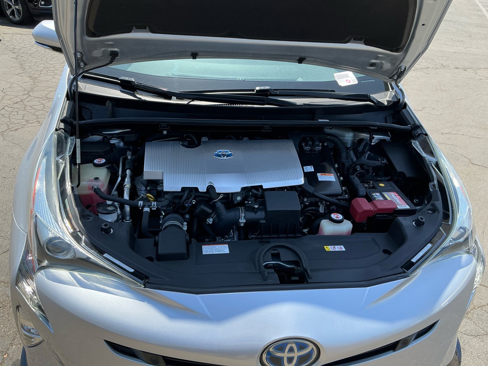 Used 2018 Toyota Prius Three Touring w/ Appearance Package FWD image 21