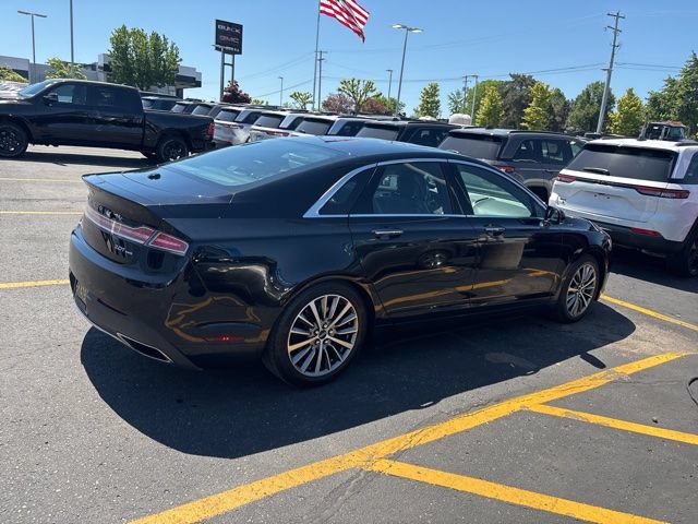 Used 2017 Lincoln MKZ Premiere AWD/4WD image 3