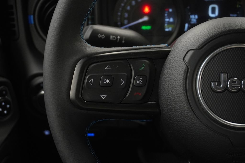 Used 2025 Jeep Wrangler Unlimited Rubicon 4xe AWD/4WD image 40