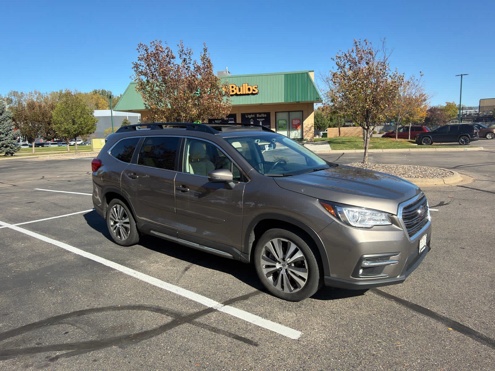 Used 2022 Subaru Ascent Limited w/ Technology Package AWD/4WD image 2