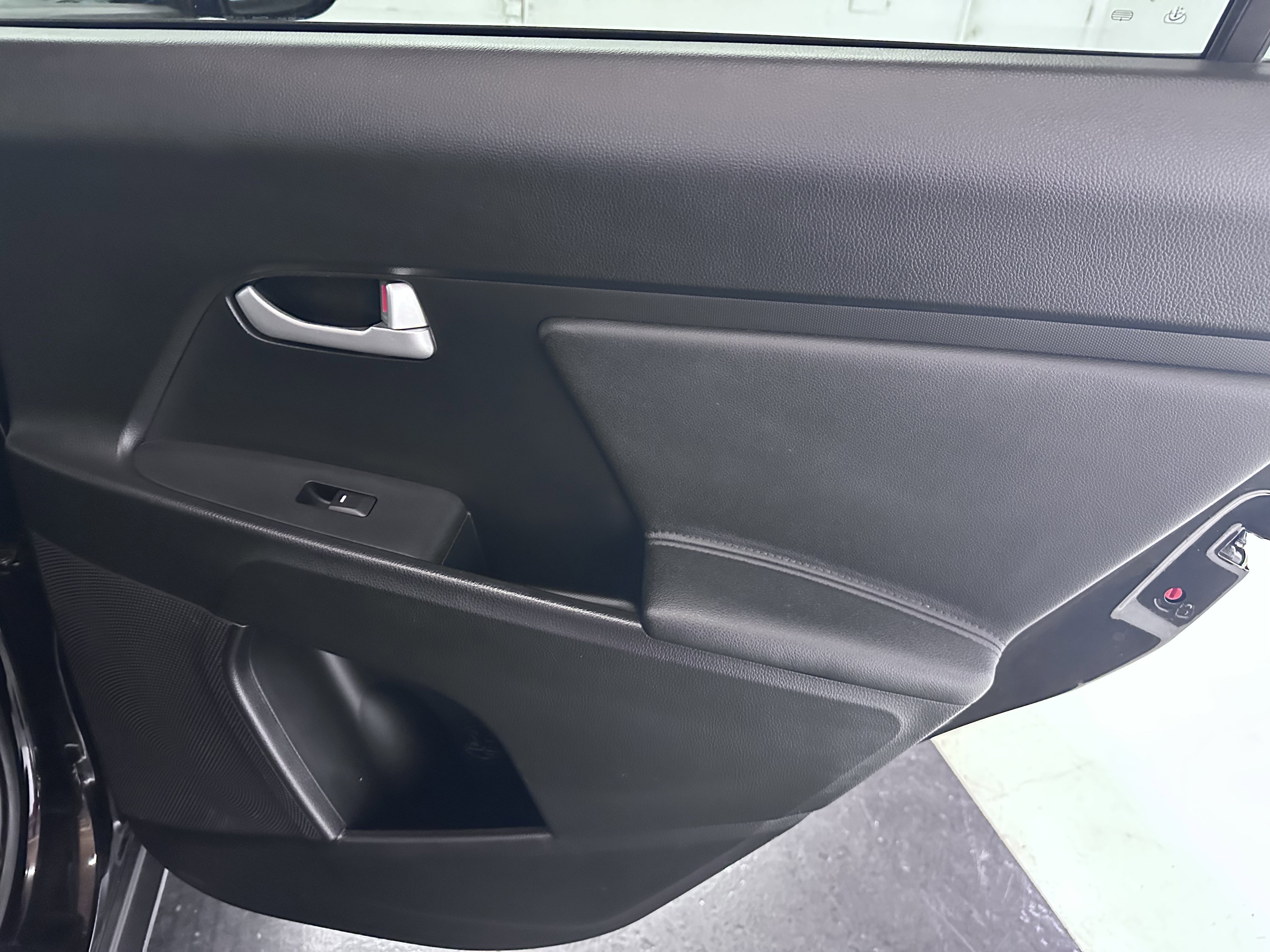 Used 2014 Kia Sportage LX image 30