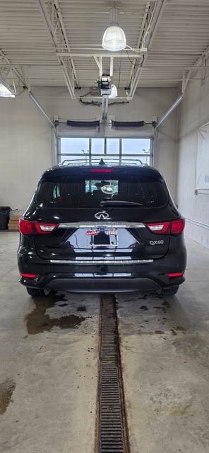 Used 2017 INFINITI QX60 Luxe w/ Deluxe Technology Package image 4
