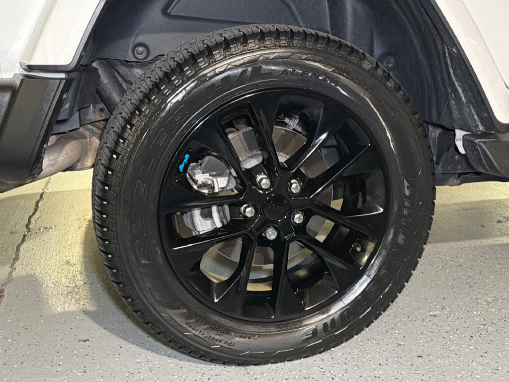 Used 2022 Jeep Wrangler Unlimited Sahara AWD/4WD image 5