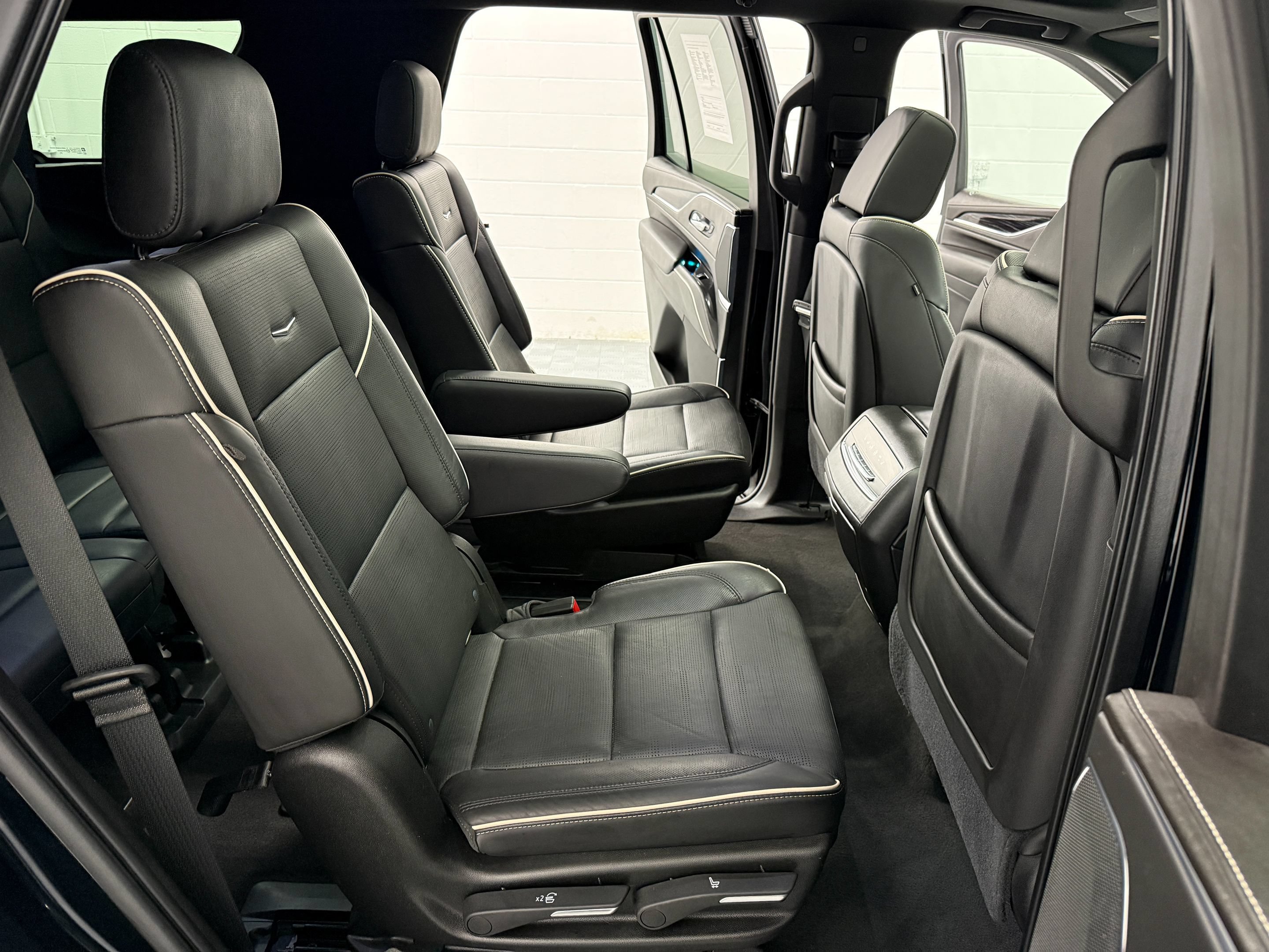 Used 2021 Cadillac Escalade Sport w/ Driver Assist Tech Package AWD/4WD image 18