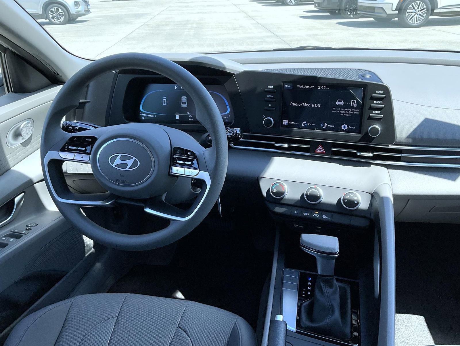 New 2026 Hyundai Elantra SE FWD image 14