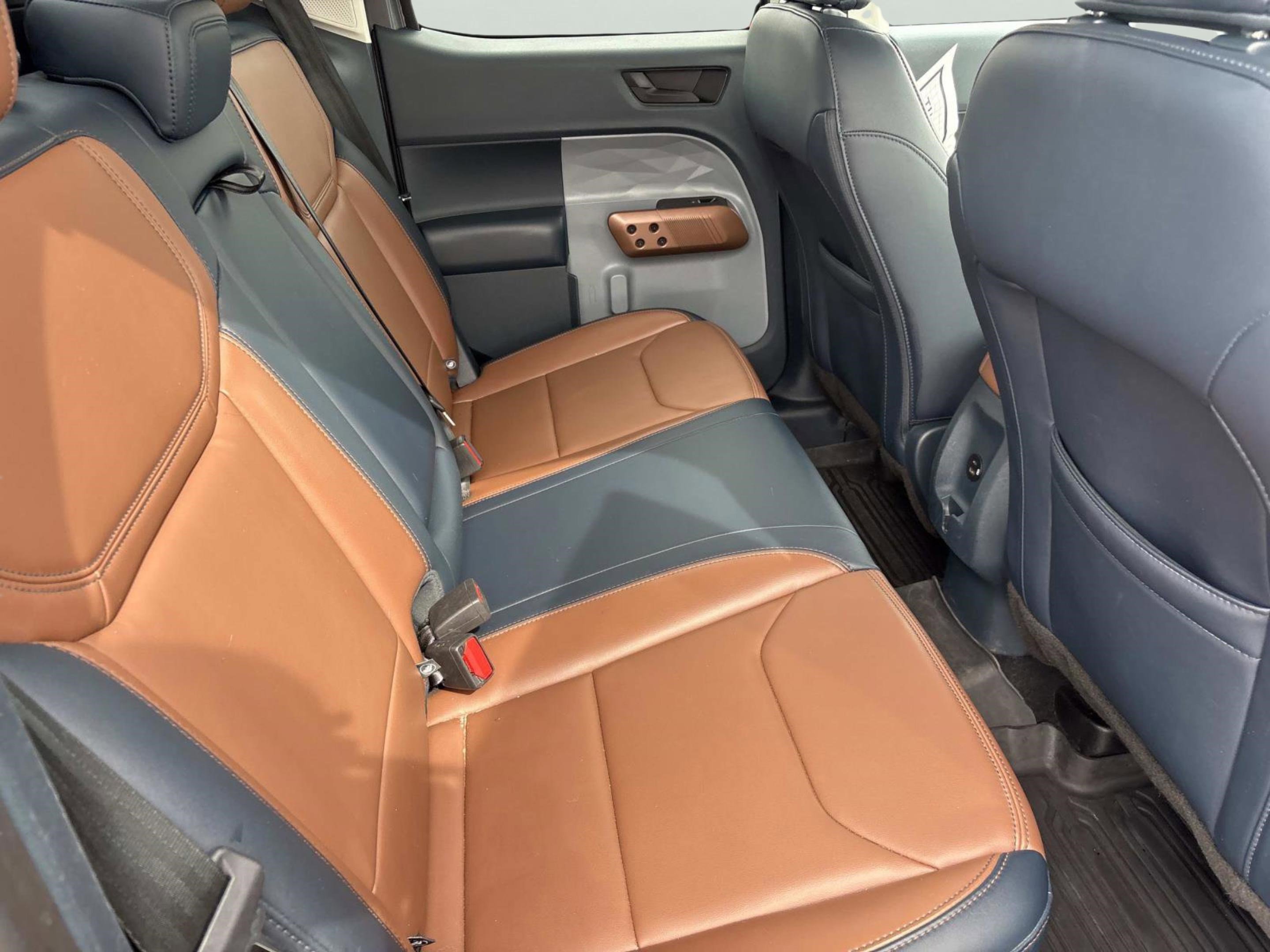 Used 2022 Ford Maverick Lariat w/ Equipment Group 500A Standard image 19