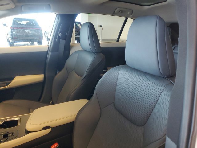 Used 2023 Lexus RZ 450e Premium image 23