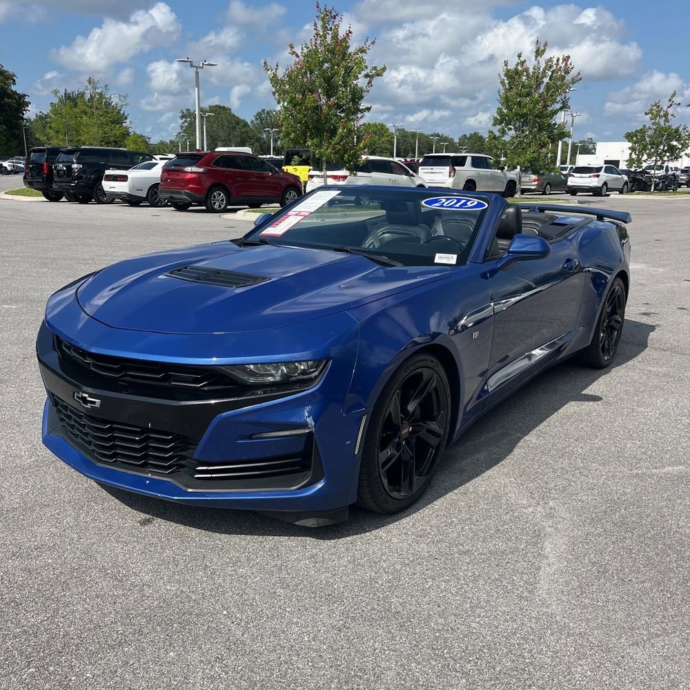 Used 2019 Chevrolet Camaro SS RWD image 2