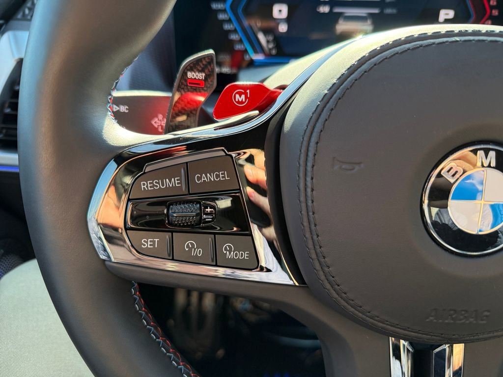 Certified 2026 BMW XM Label Red image 33