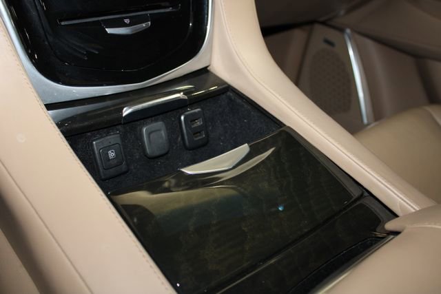 Used 2019 Cadillac Escalade Platinum AWD/4WD image 25