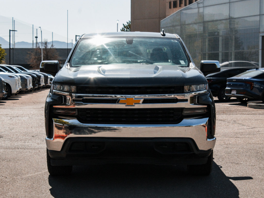 Used 2020 Chevrolet Silverado 1500 LT w/ Trailering Package AWD/4WD image 2