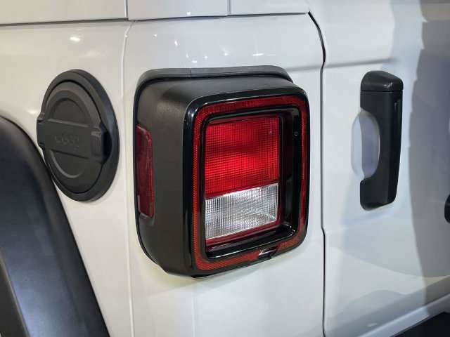 Used 2022 Jeep Wrangler Unlimited Sport AWD/4WD image 16