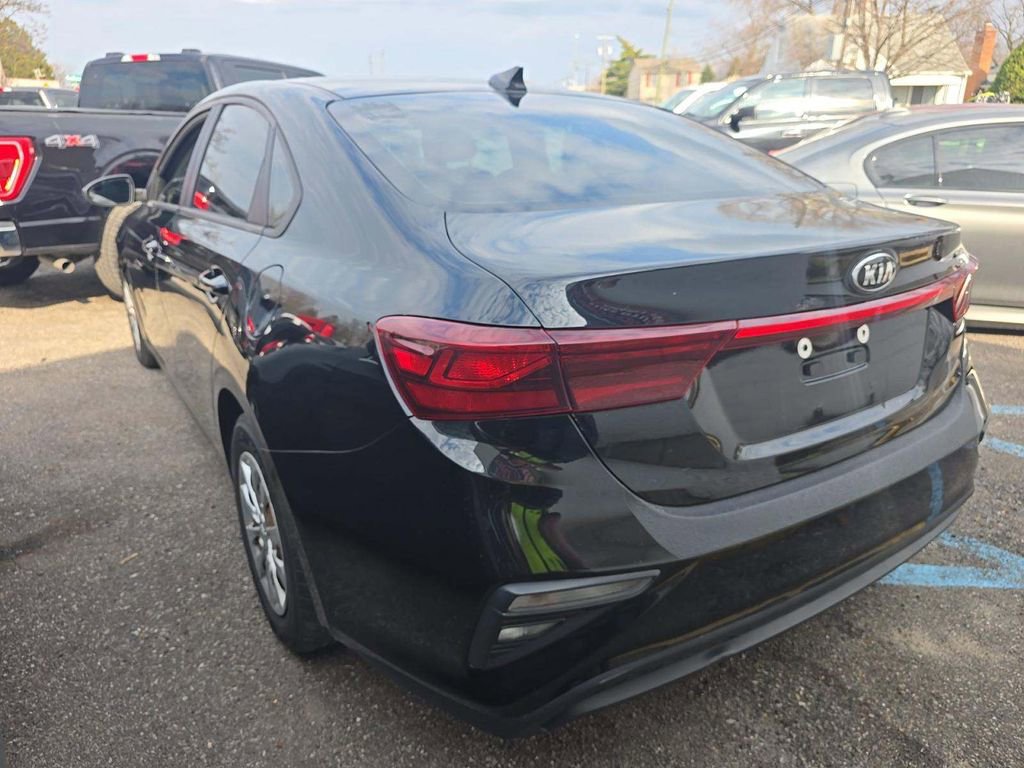 Used 2021 Kia Forte Sedan image 3