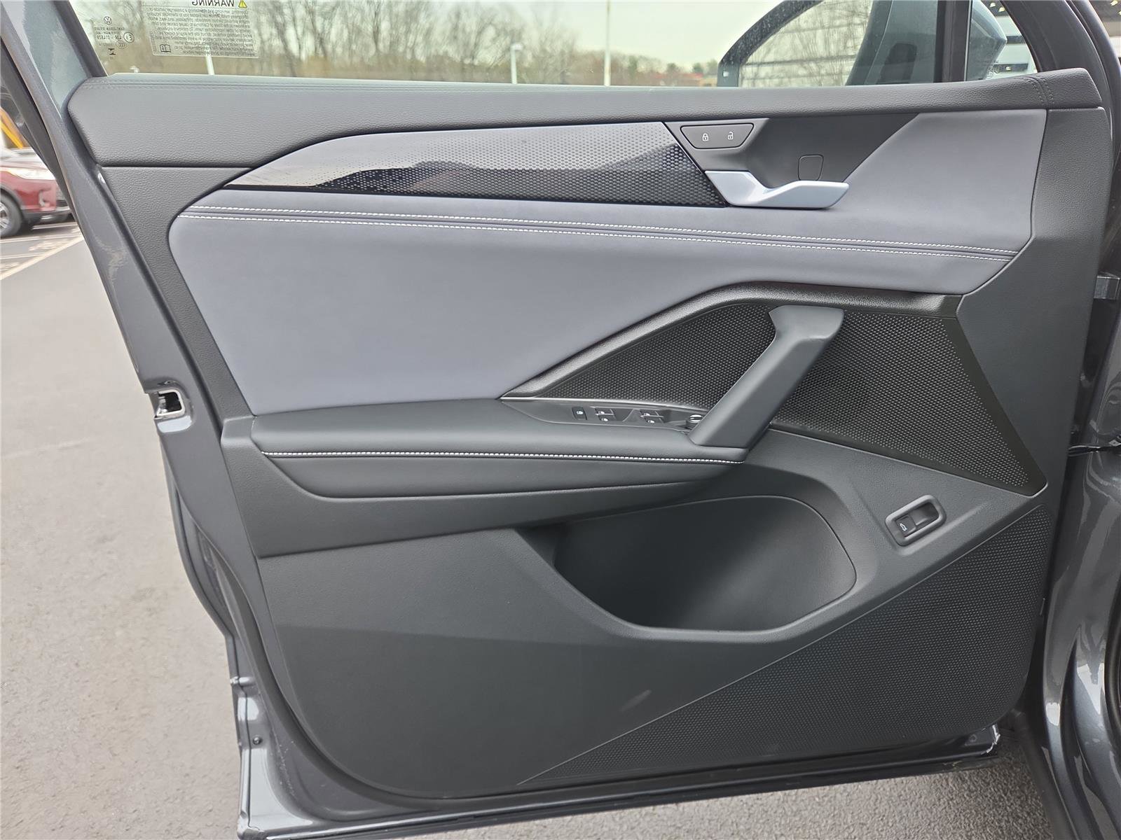 New 2026 Volkswagen Tiguan SE image 12