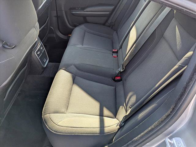 Used 2016 Dodge Charger SXT image 19