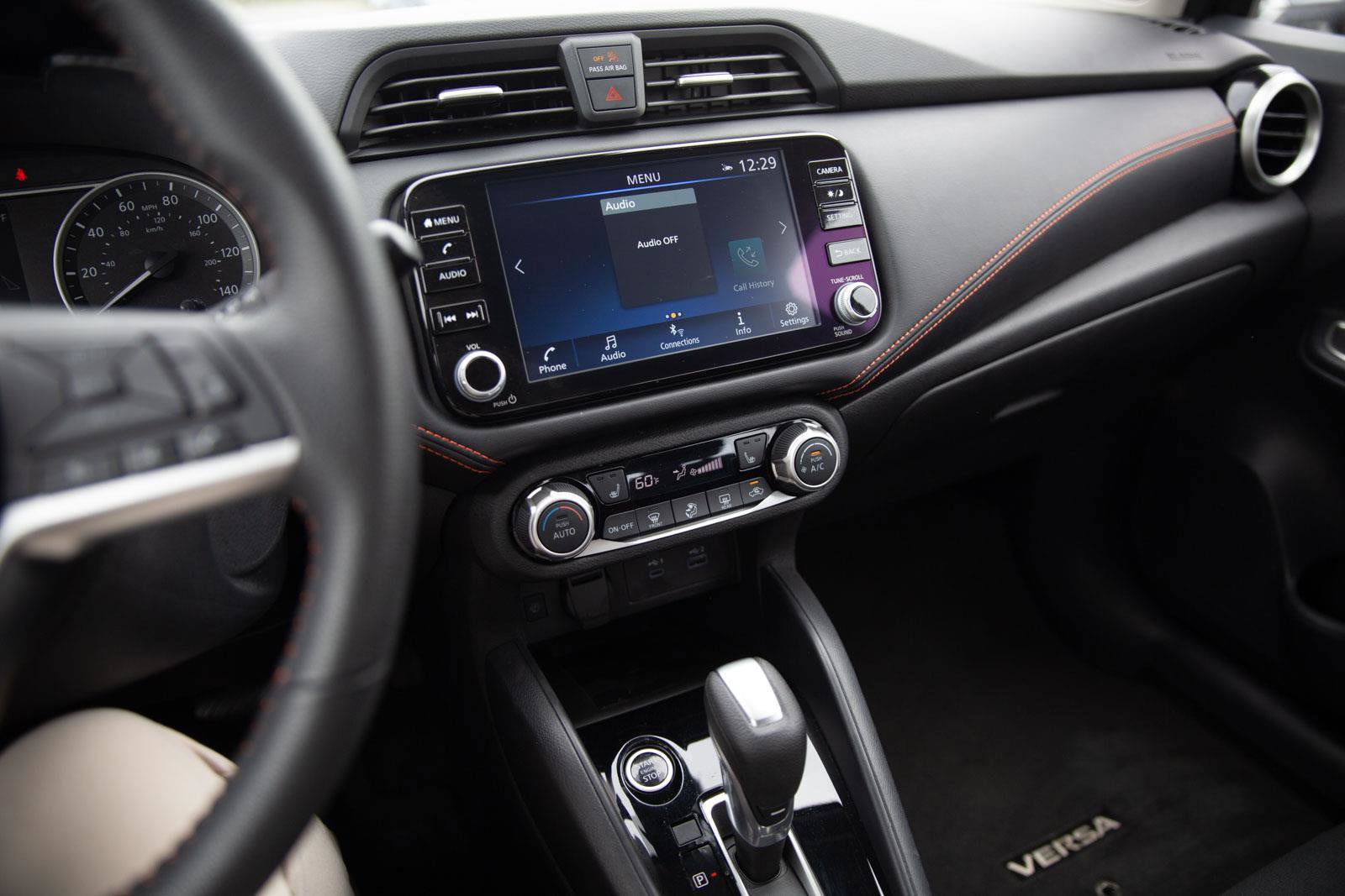 Used 2025 Nissan Versa SR image 13