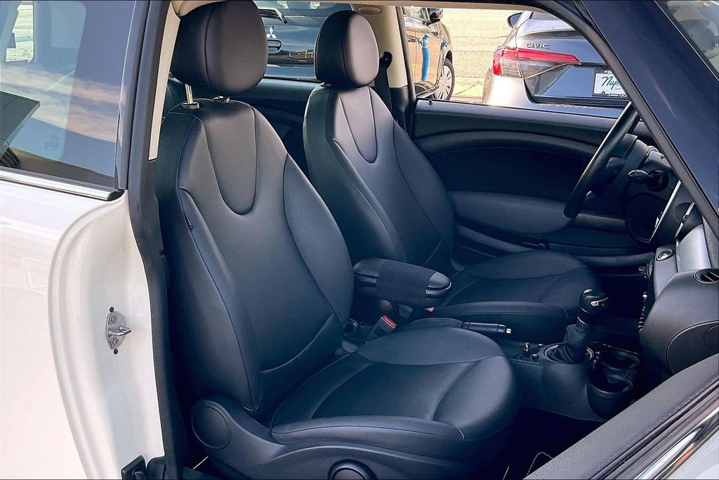 Used 2012 MINI Cooper Clubman FWD image 6