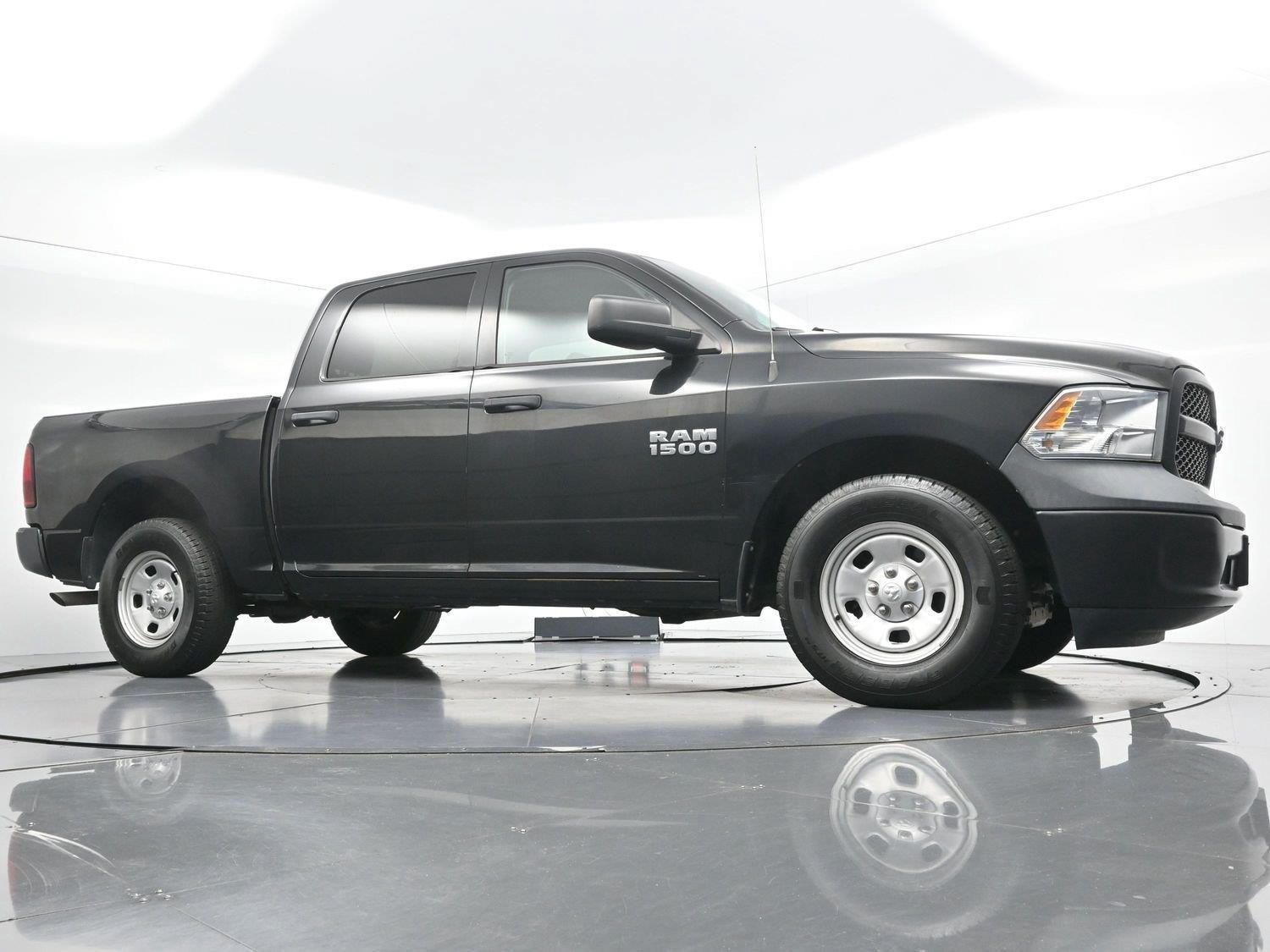 Used 2018 RAM 1500 Tradesman w/ Popular Equipment Group RWD image 40