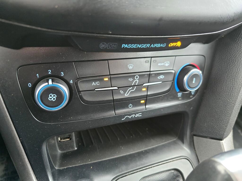 Used 2016 Ford Focus SE w/ Equipment Group 201A image 23