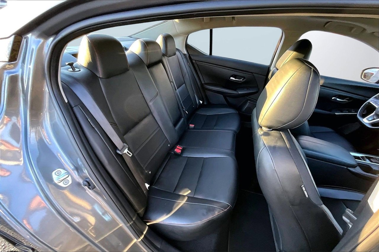 Used 2025 Nissan Sentra SR w/ SR Premium Package image 24