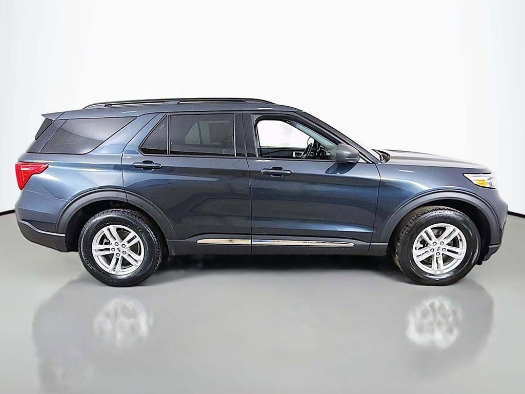 Used 2022 Ford Explorer XLT w/ Equipment Group 202A image 13