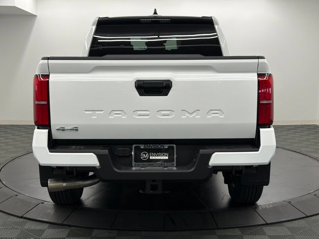 Used 2026 Toyota Tacoma SR5 AWD/4WD image 17