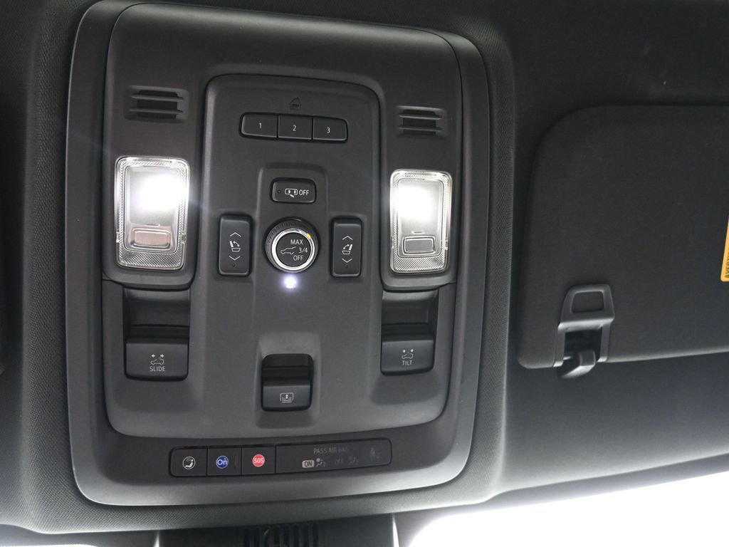 Used 2023 GMC Yukon XL SLT w/ SLT Luxury Package image 22