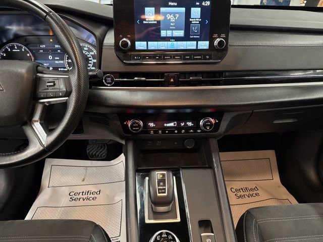 Used 2024 Mitsubishi Outlander SE image 19