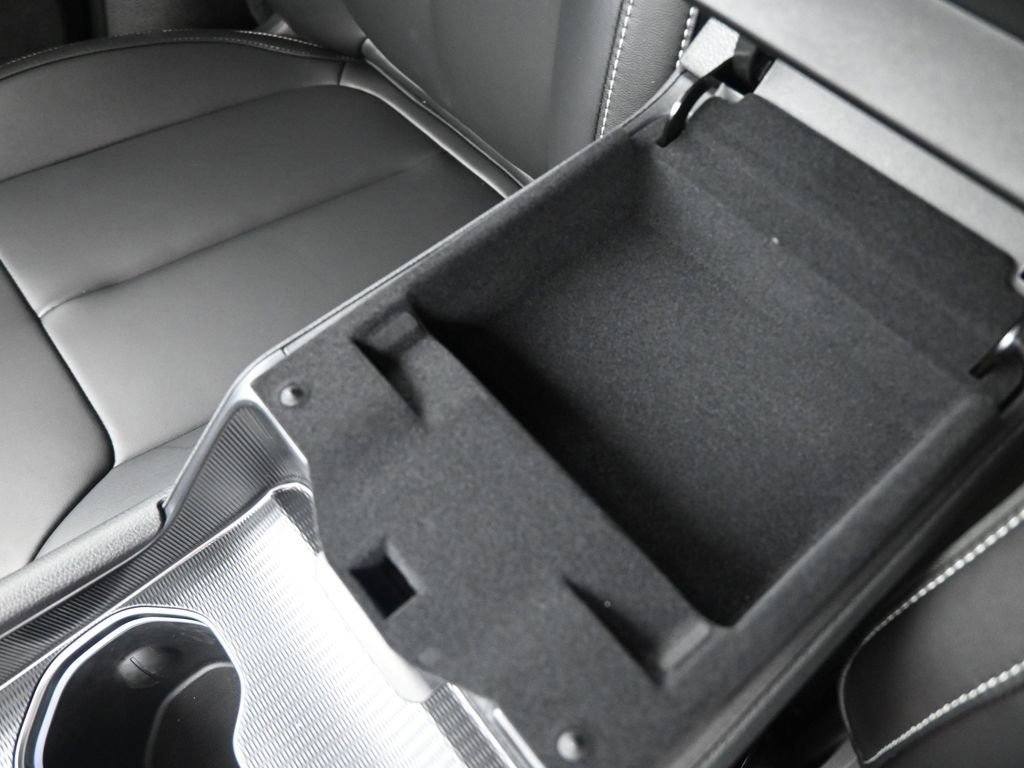 New 2025 Jeep Grand Cherokee L Limited w/ Black Appearance Package image 4