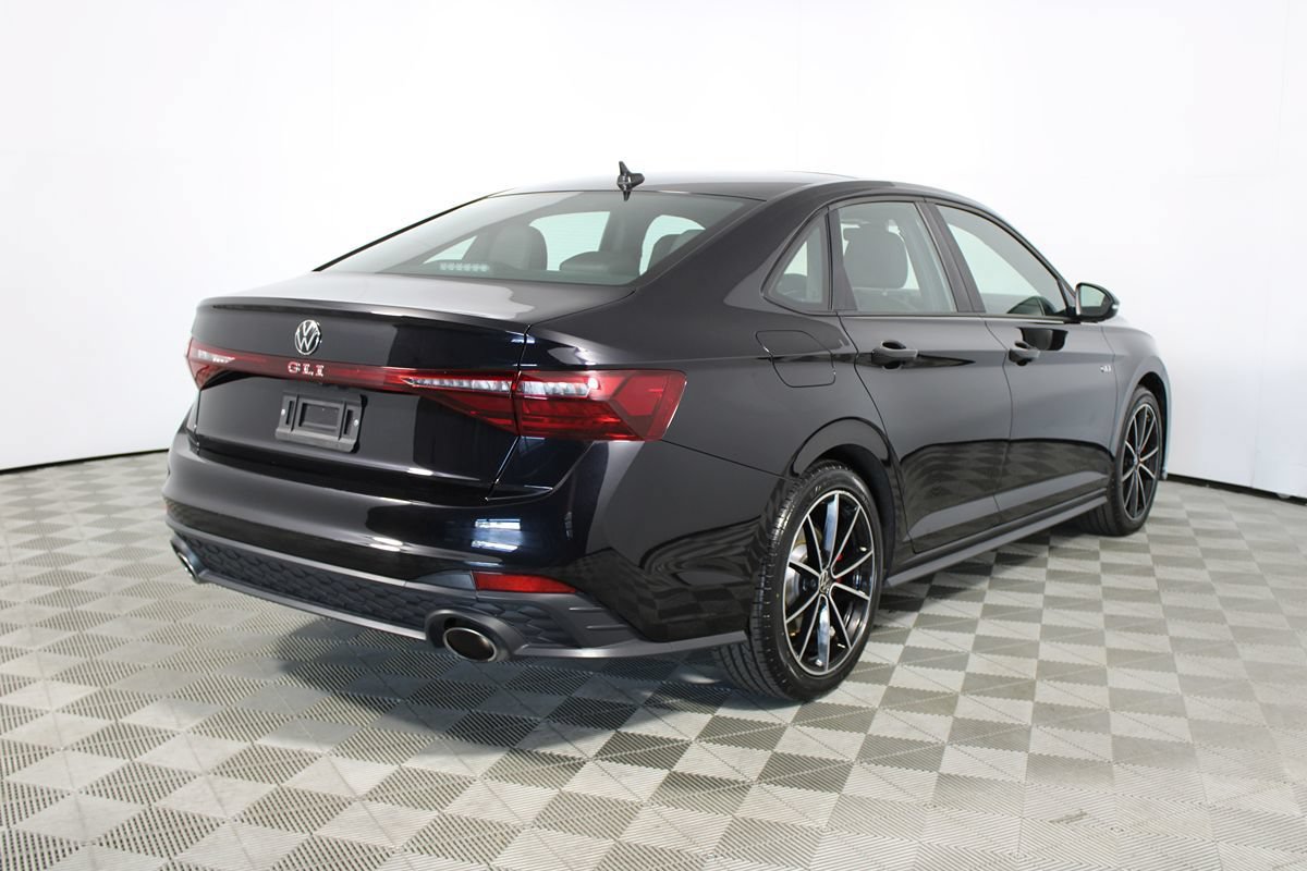Used 2025 Volkswagen Jetta GLI Autobahn FWD image 33