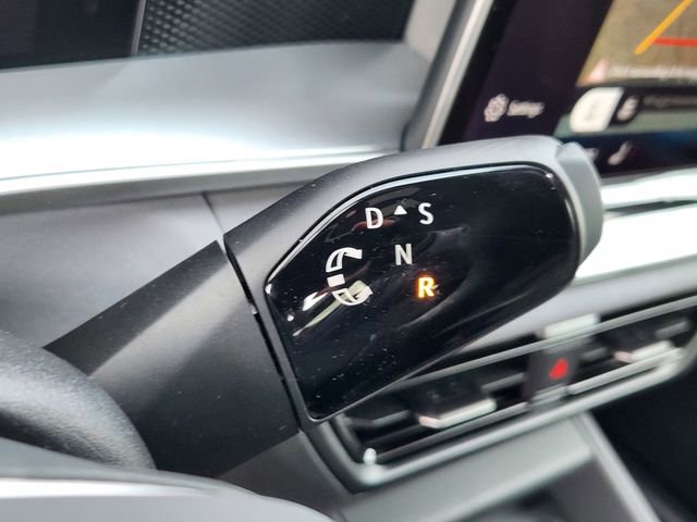 New 2026 Volkswagen Tiguan SE R-Line image 19