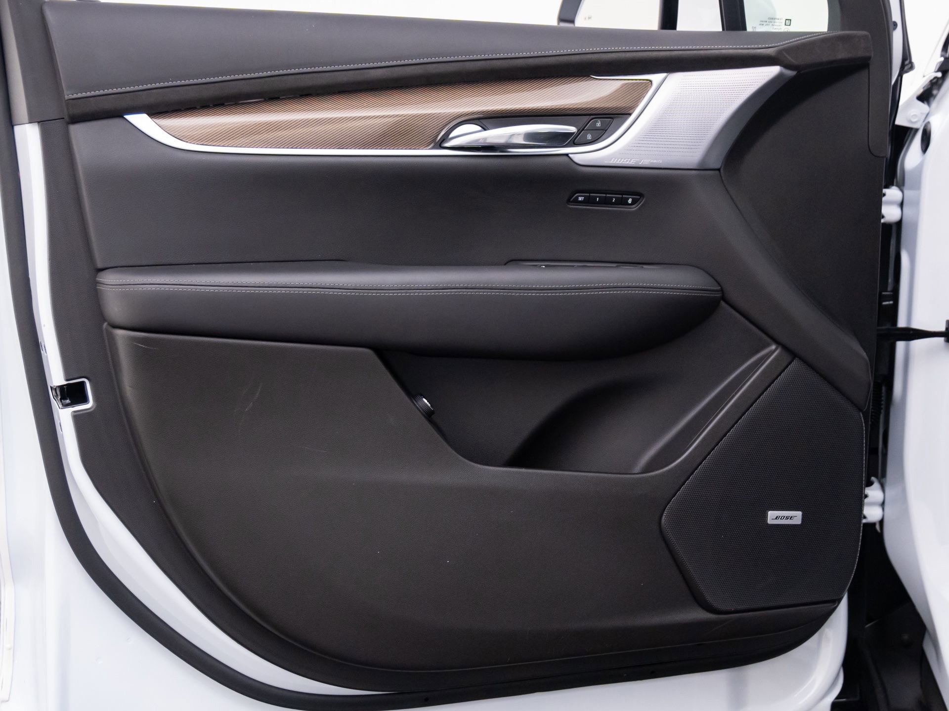 Certified 2024 Cadillac XT6 Premium Luxury w/ Platinum Package image 17