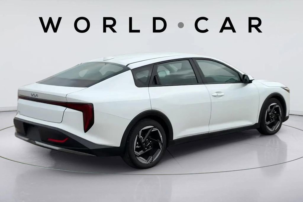 Certified 2025 Kia K4 EX FWD image 15