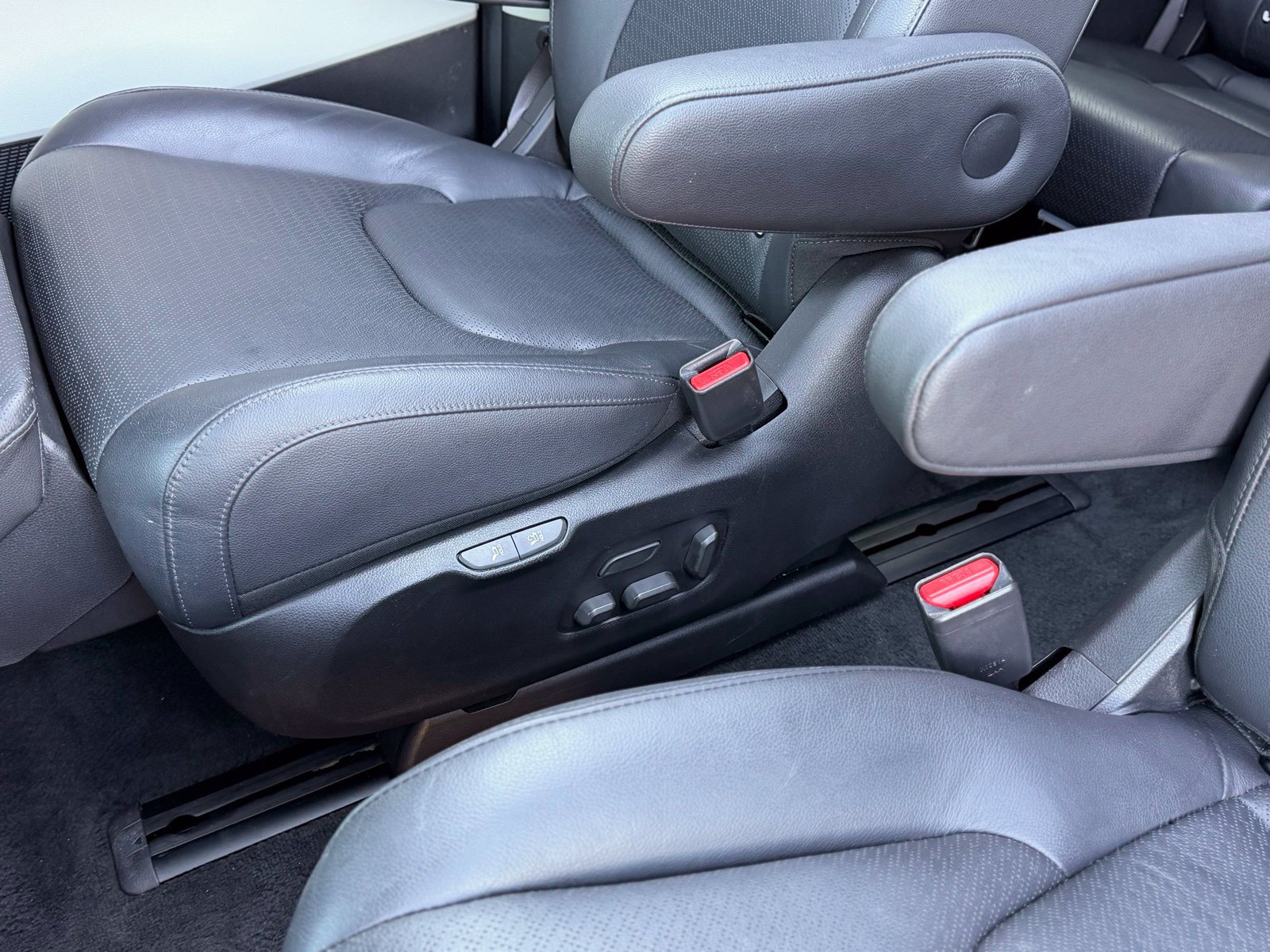 Used 2022 Kia Carnival SX Prestige FWD image 29