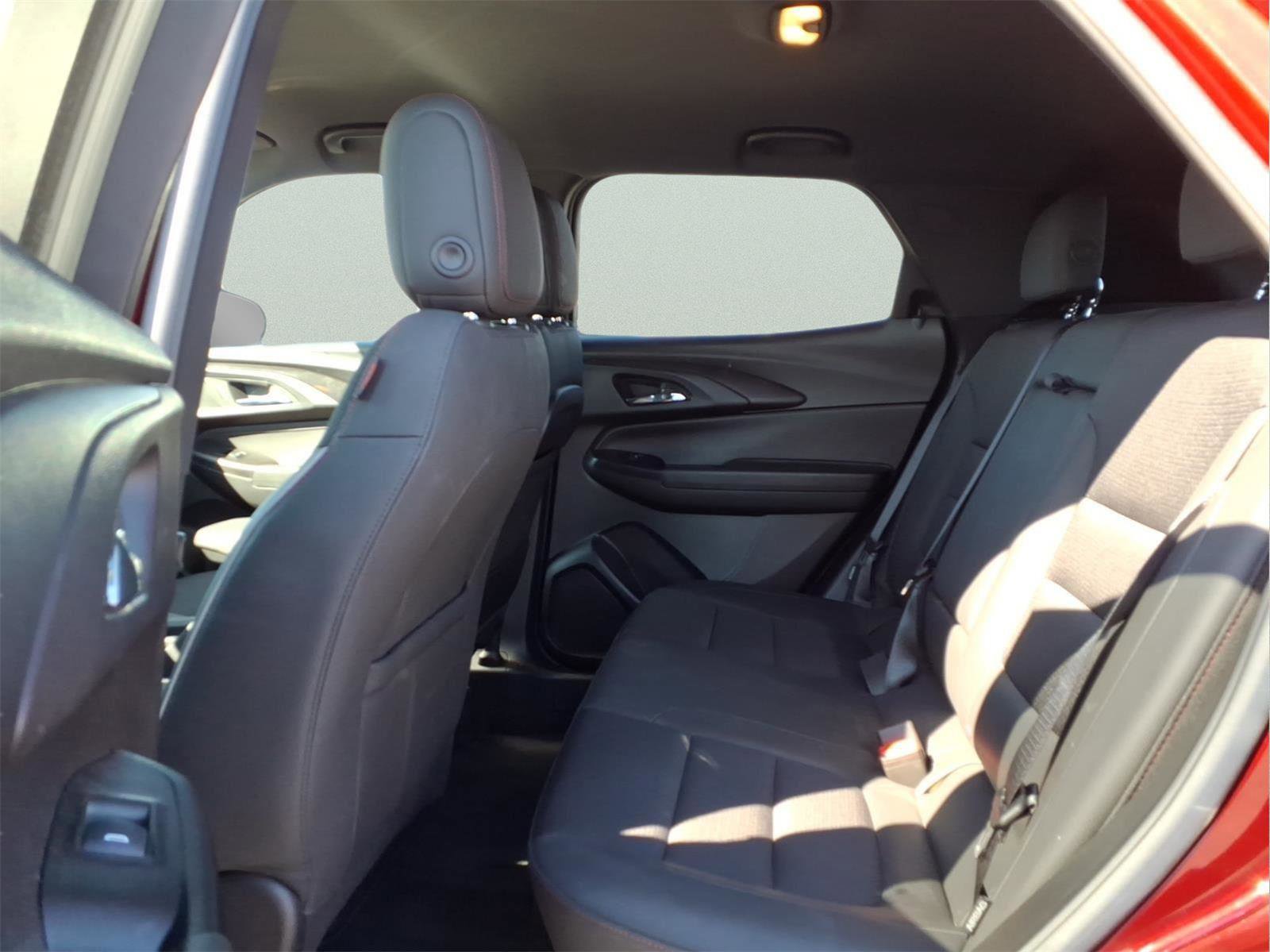 Used 2022 Chevrolet TrailBlazer RS w/ Technology Package image 11