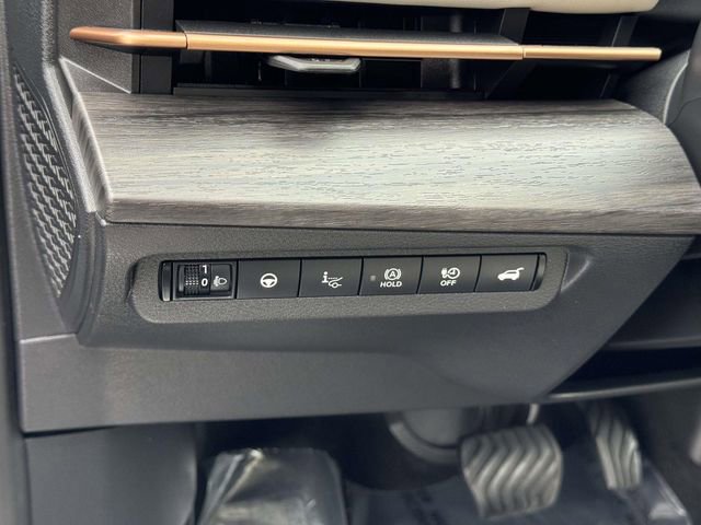 Used 2023 Nissan Ariya AWD image 25