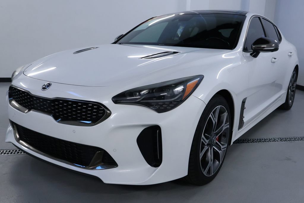 Used 2019 Kia Stinger GT2 image 3