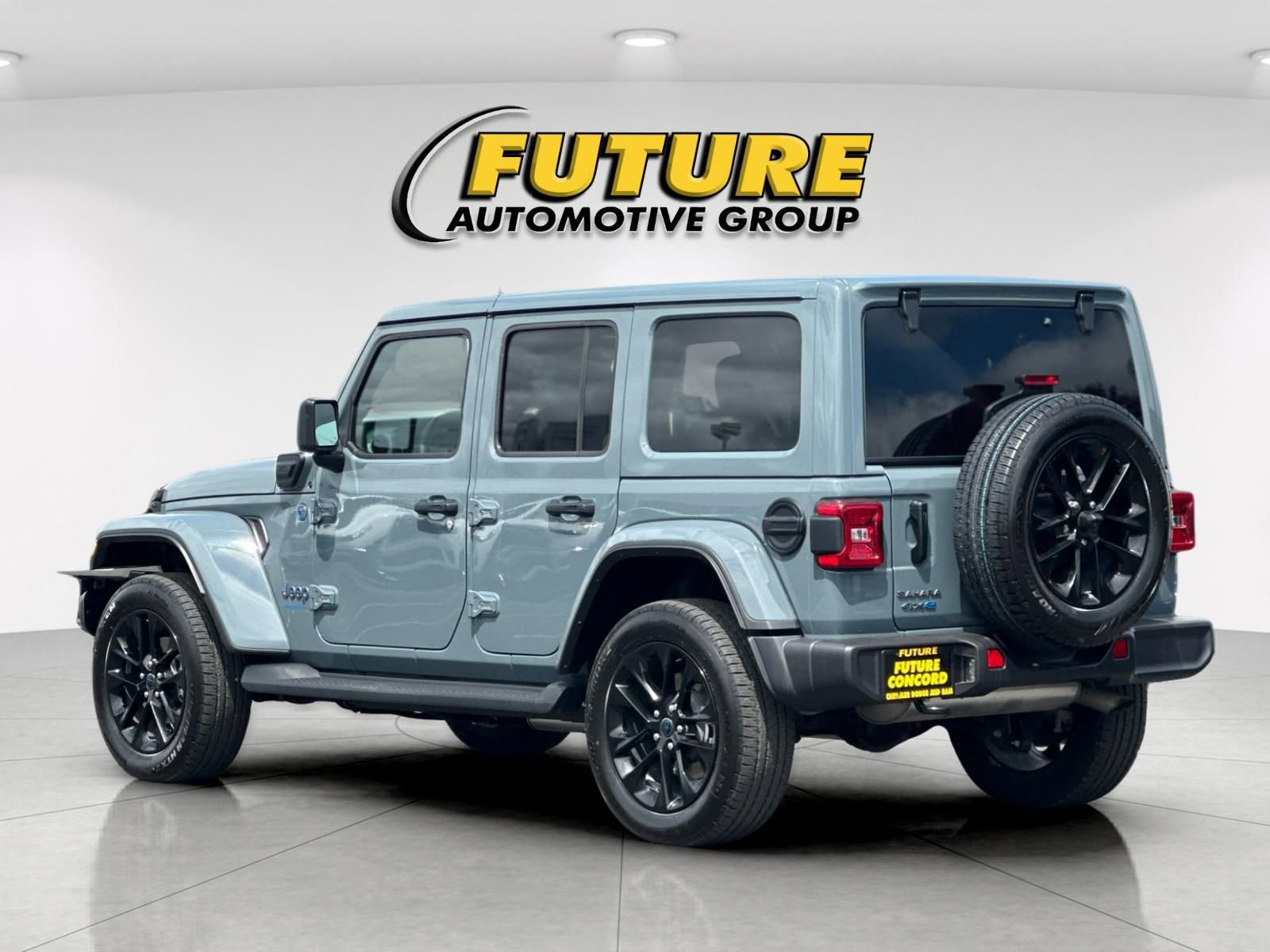 Used 2025 Jeep Wrangler Unlimited Sahara AWD/4WD image 5