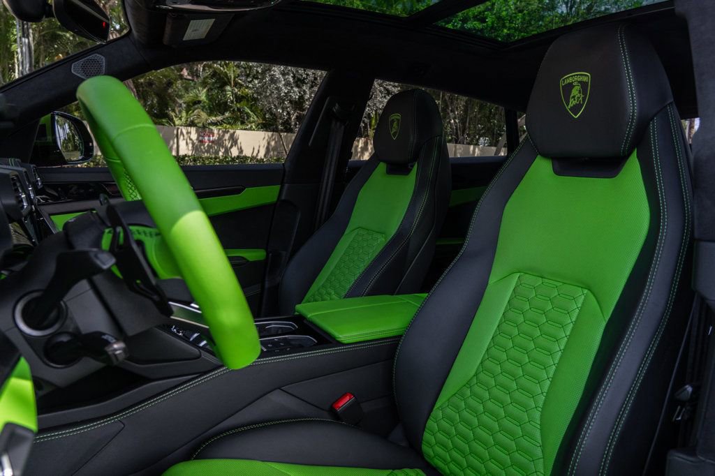 Used 2022 Lamborghini Urus AWD/4WD image 14