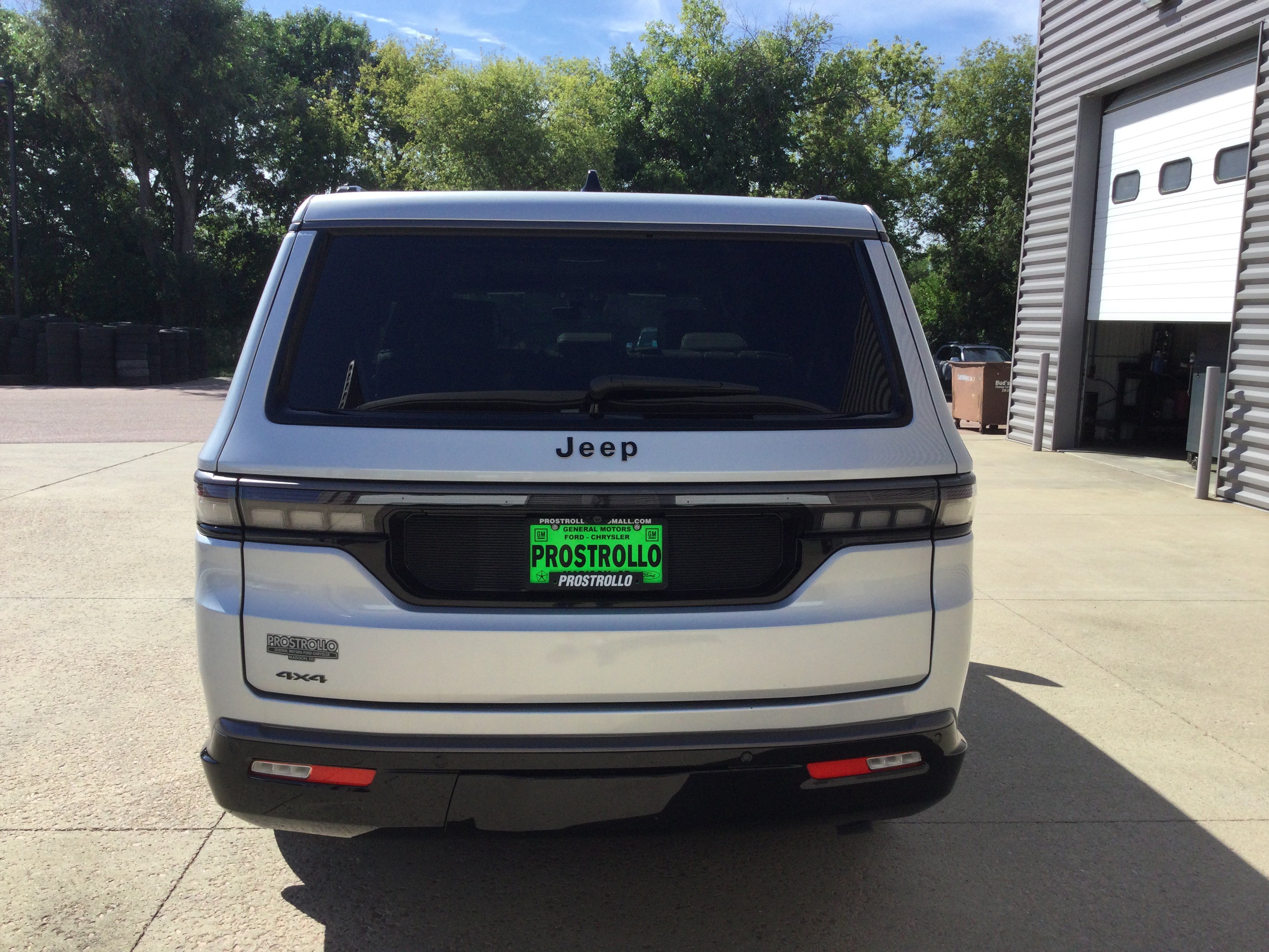 Used 2026 Jeep Grand Wagoneer L Limited AWD/4WD image 6