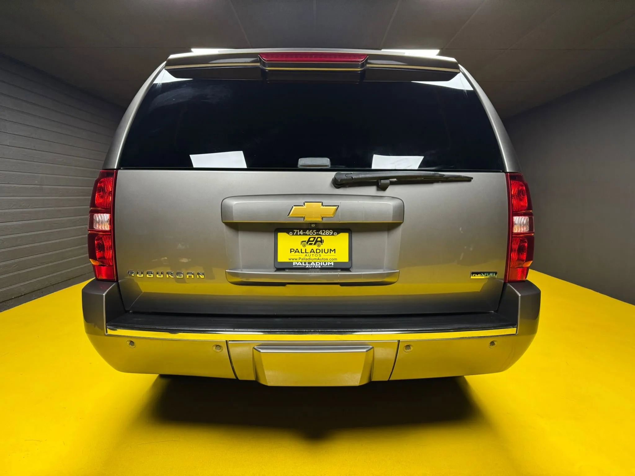 Used 2012 Chevrolet Suburban LTZ image 4