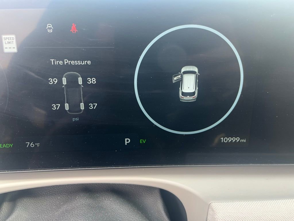 Used 2025 Hyundai Tucson Limited image 11