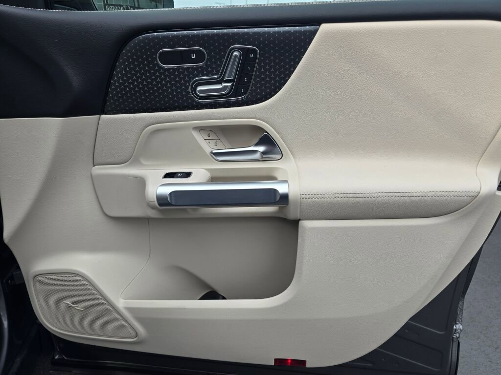 New 2026 Mercedes-Benz GLB 250 4MATIC image 27