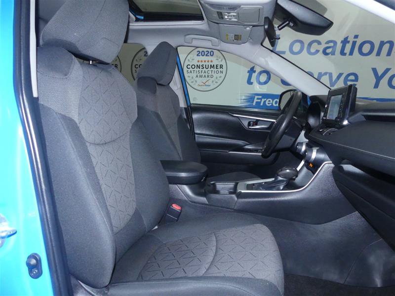 Used 2019 Toyota RAV4 XLE w/ All Weather Liner Package AWD/4WD image 7