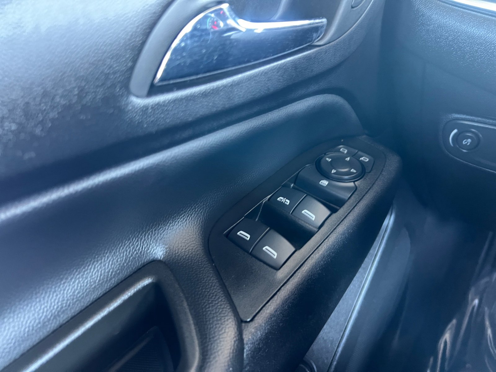 Used 2024 Chevrolet Equinox LT image 20