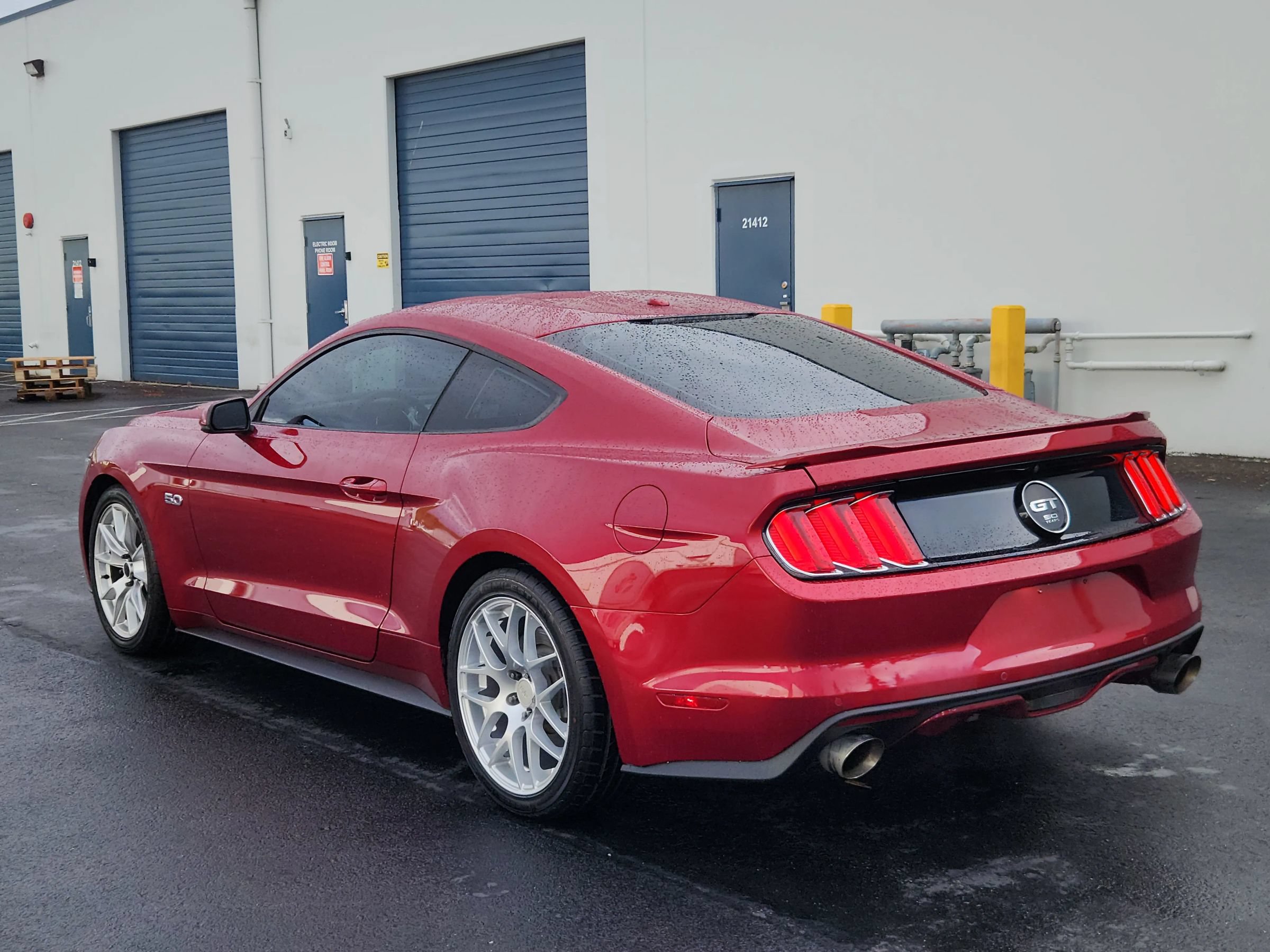 Used 2015 Ford Mustang GT Premium w/ Equipment Group 401A RWD image 3