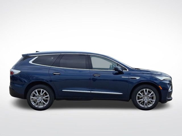 Used 2023 Buick Enclave Essence w/ Experience Buick Package image 7