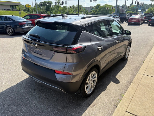 Used 2023 Chevrolet Bolt EUV LT FWD image 6