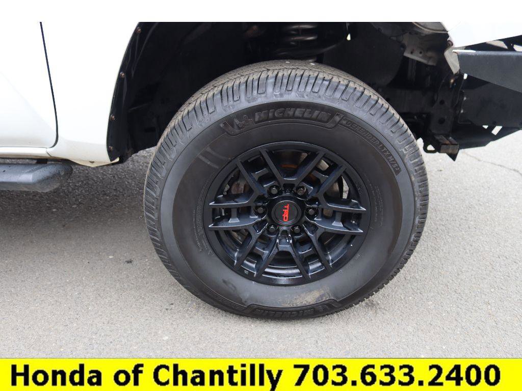 Used 2017 Toyota Tacoma SR image 26